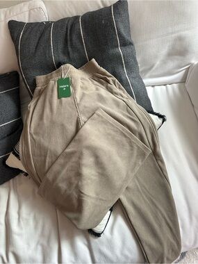 HALARA Women's Corduroy Joggers in Taupe
